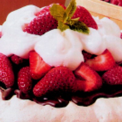 Strawberry Meringue Pie 